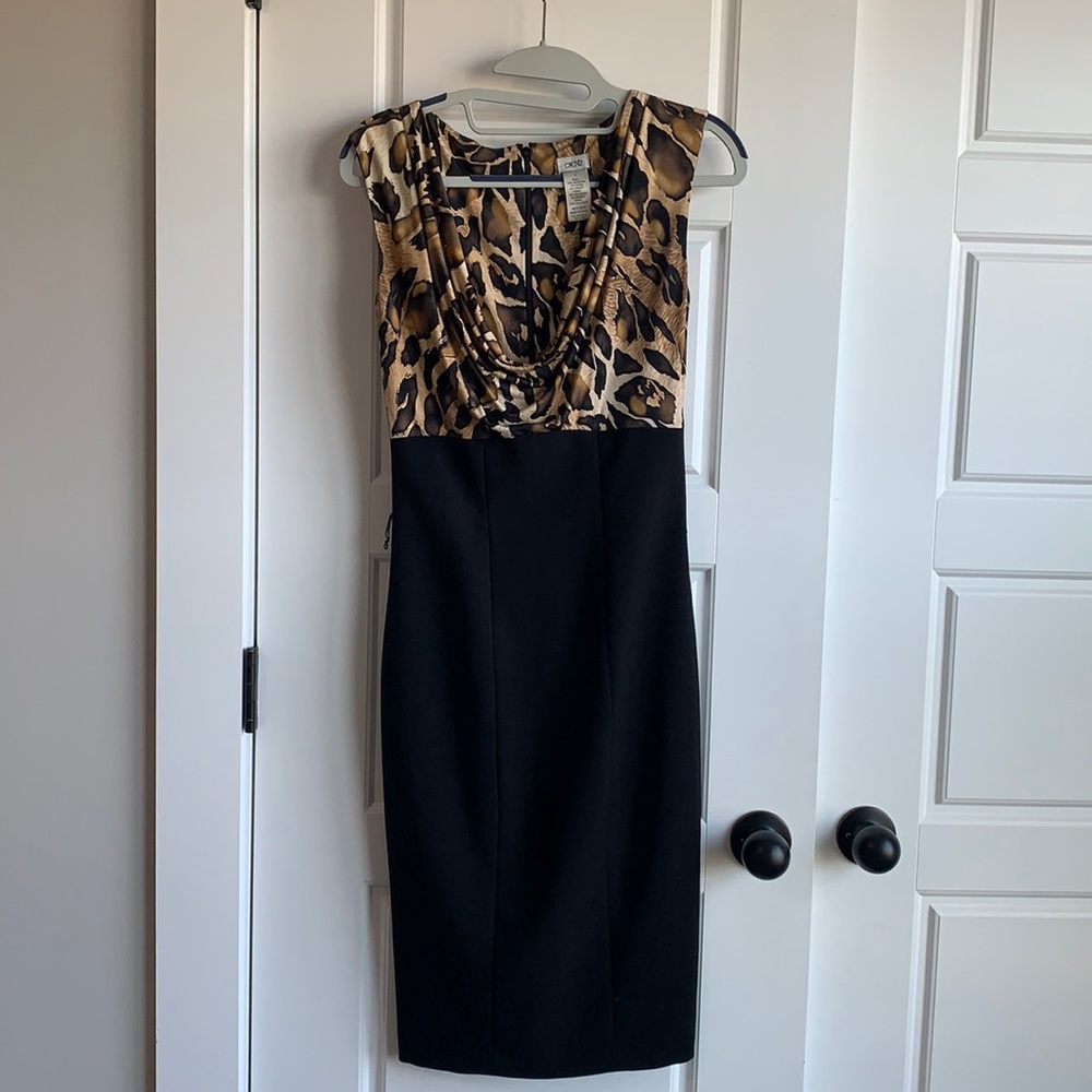 Cache, size 0, good condition, short sleeve dress